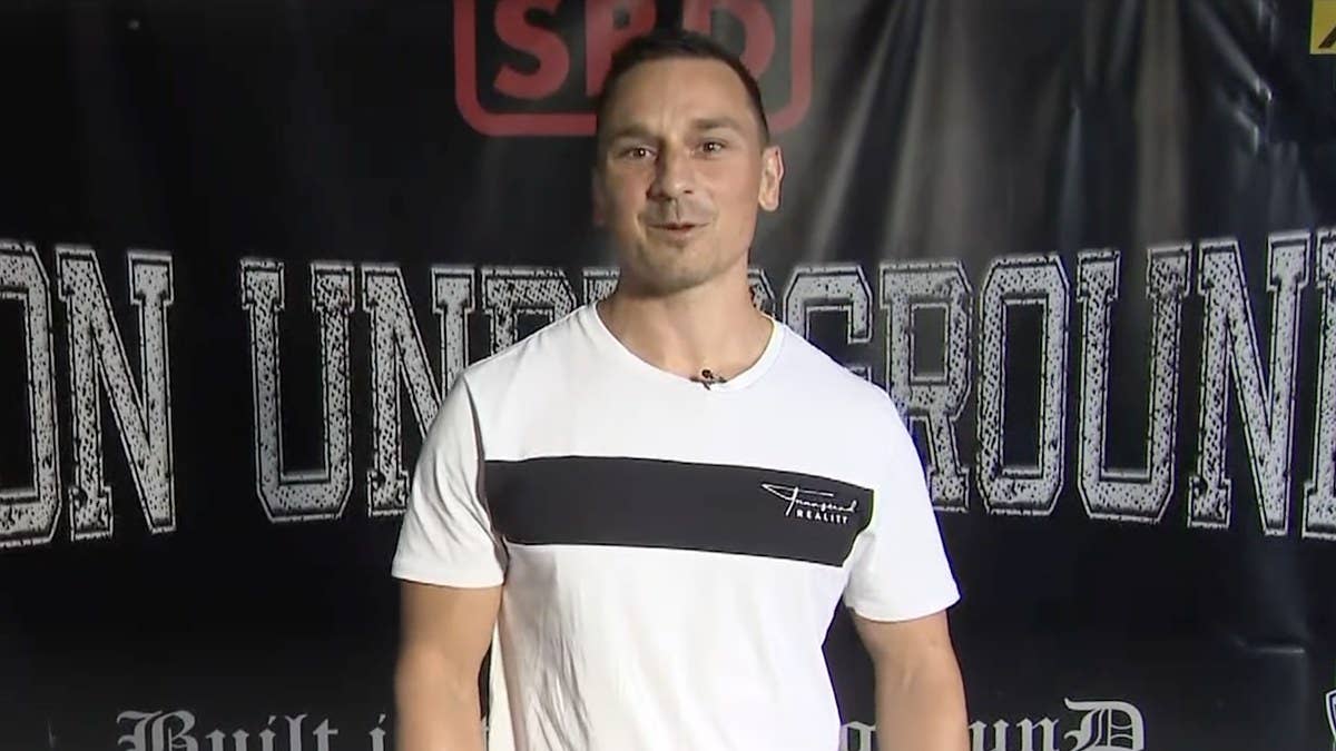A 33-year-old Australian accountant has entered the Guinness Book of World Records after he set a new world record for most push-ups in one hour.
