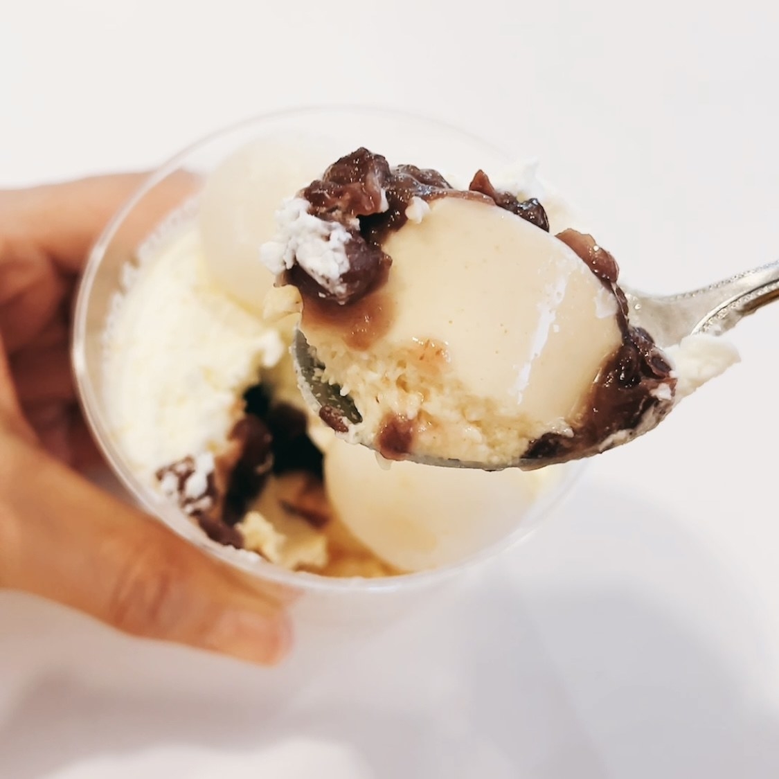 成城石井のおすすめのスイーツ「きな粉ムースと羽二重餅のぜんざい風パルフェ」