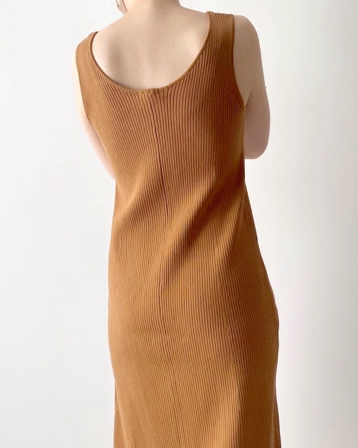 GU（ジーユー）のおすすめワンピース「リブニットワンピース（ノースリーブ）」