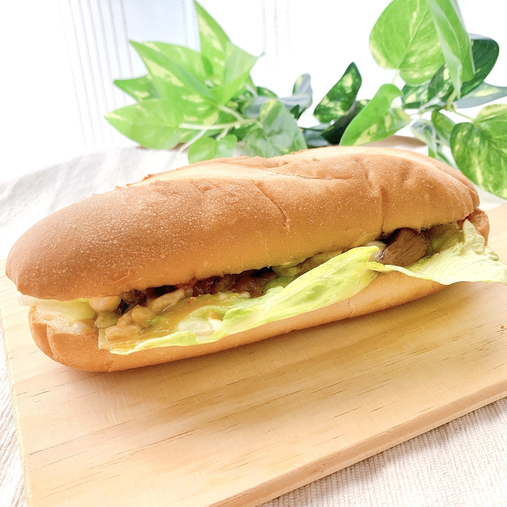 DOUTOR(ドトール)のおすすめフード「ミラノサンドC 照り焼きチキン ~ハニーマスタード & ガーリックソース~」