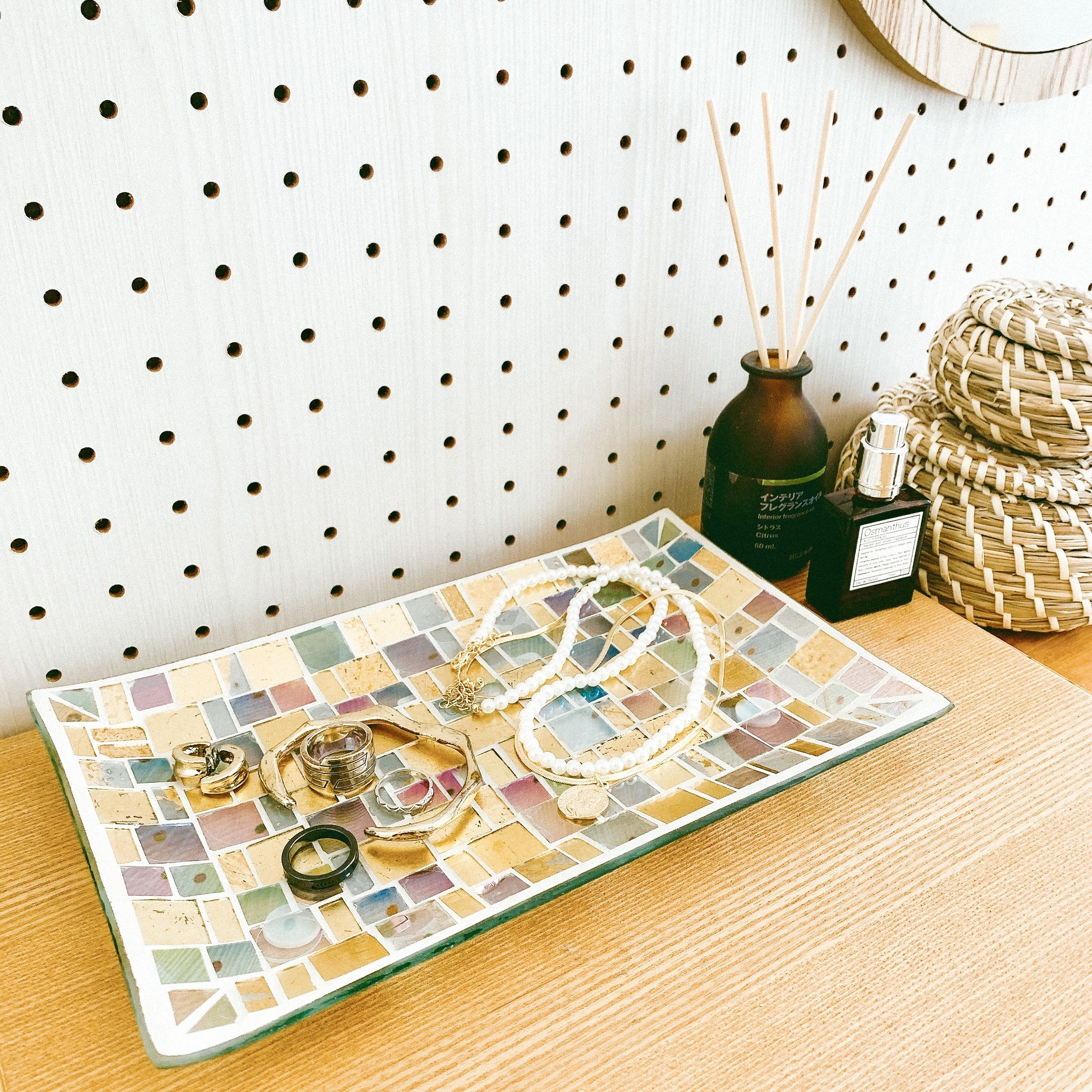 ニトリのおすすめのインテリア「モザイクプレート（レクタングル SU）」