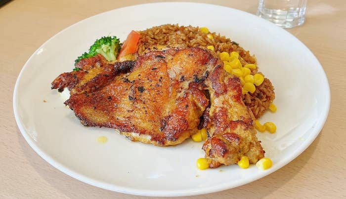 ジョナサンのオススメのメニュー「タンドリーチキン&メキシカンピラフ」