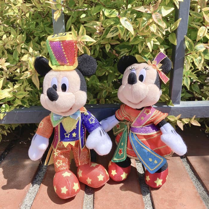 ディズニーランドの40周年記念グッズ「ぬいぐるみバッジ」