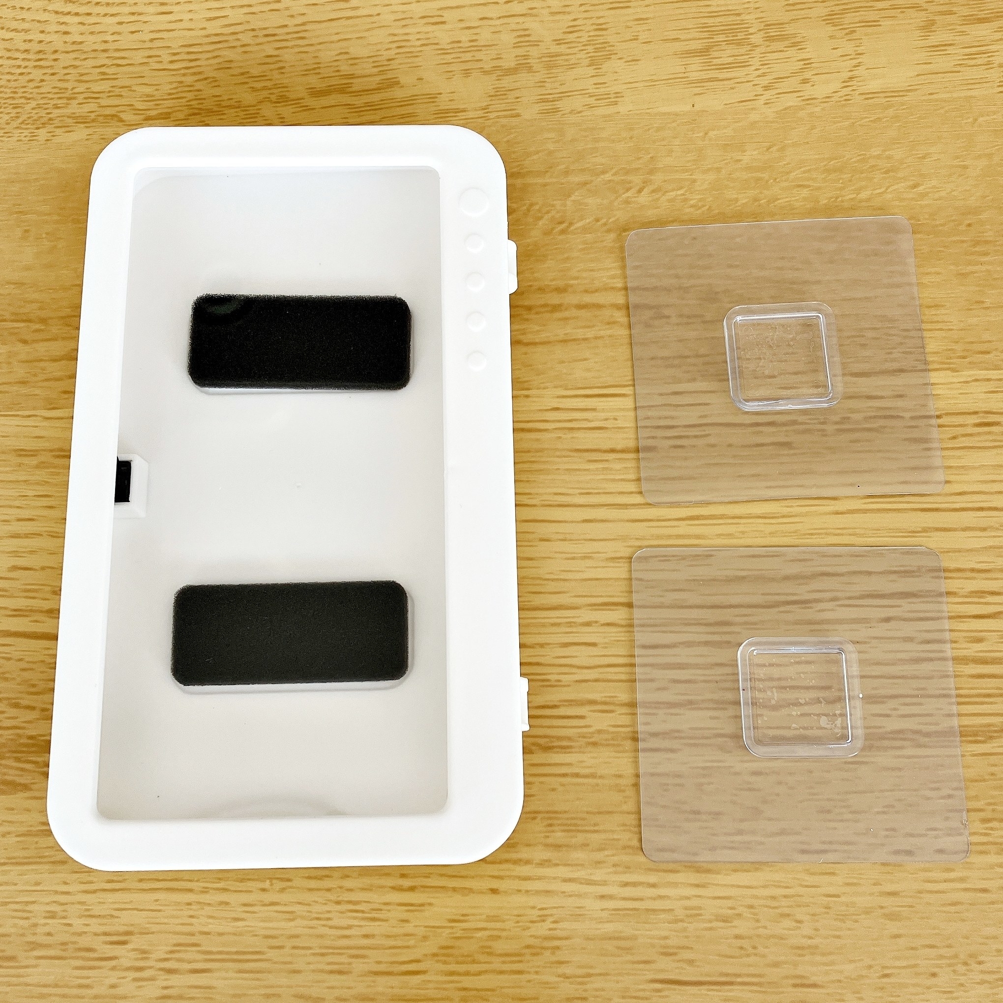 Daiso(ダイソー)のおすすめ便利グッズ「防滴スマホホルダー(縦横対応)」