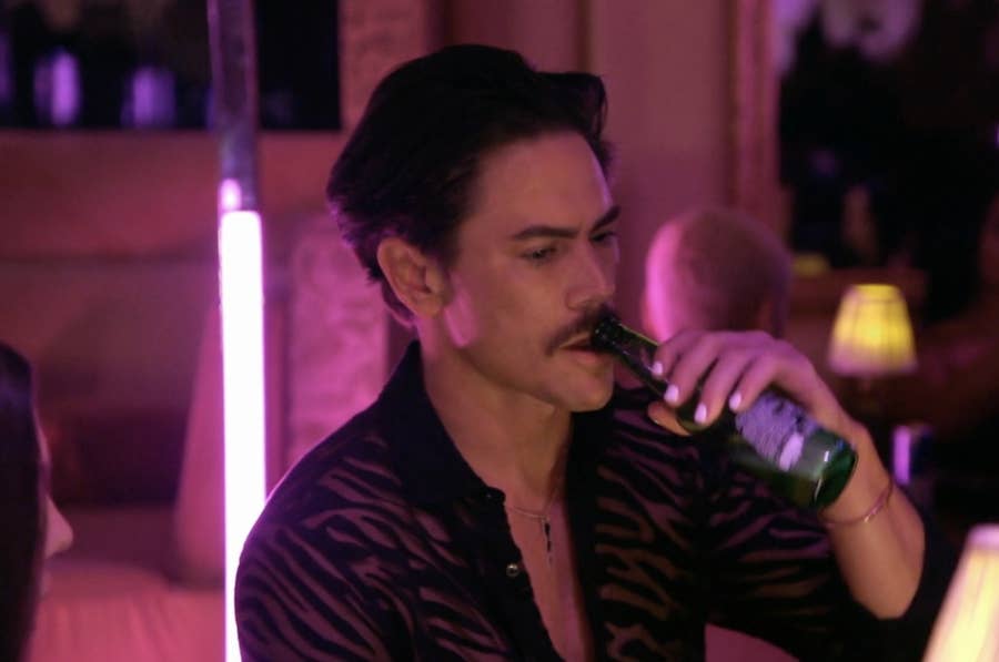 vanderpump rules smoking cigarettes When a housewife starts you know shit went/is about to go down : r/RHOBH Vanderpump Rules" Season 10 Episode