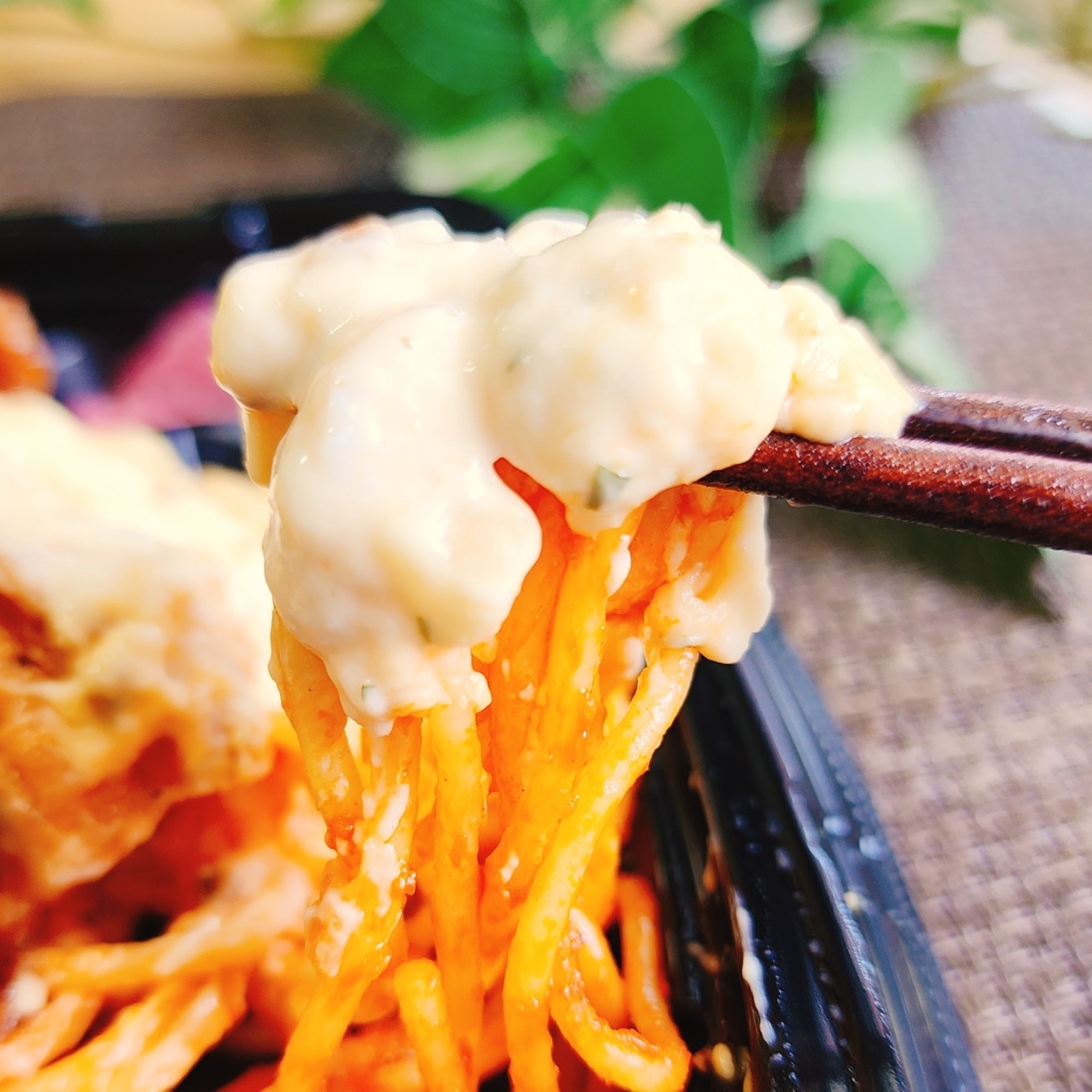 FamilyMart(ファミリーマート)のおすすめ弁当「3色そぼろ&チキン南蛮弁当」