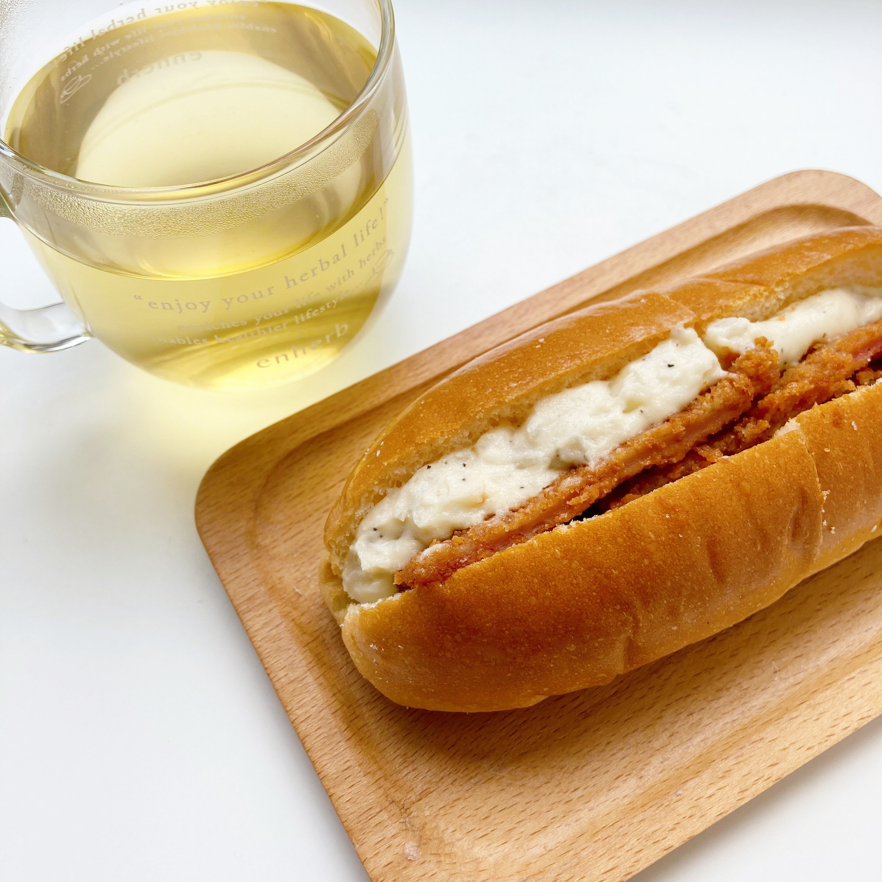 FamilyMart（ファミリーマート）の惣菜パン「生コッペパン（ハムカツ&amp;amp;ポテト）」