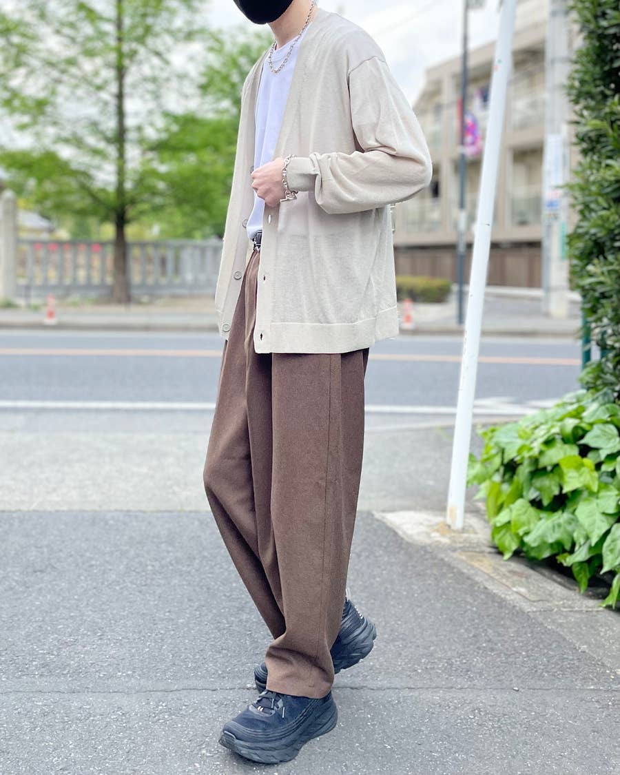 GU】これが1990円はありがたい！サラッと気持ちいい「透け感トップス 