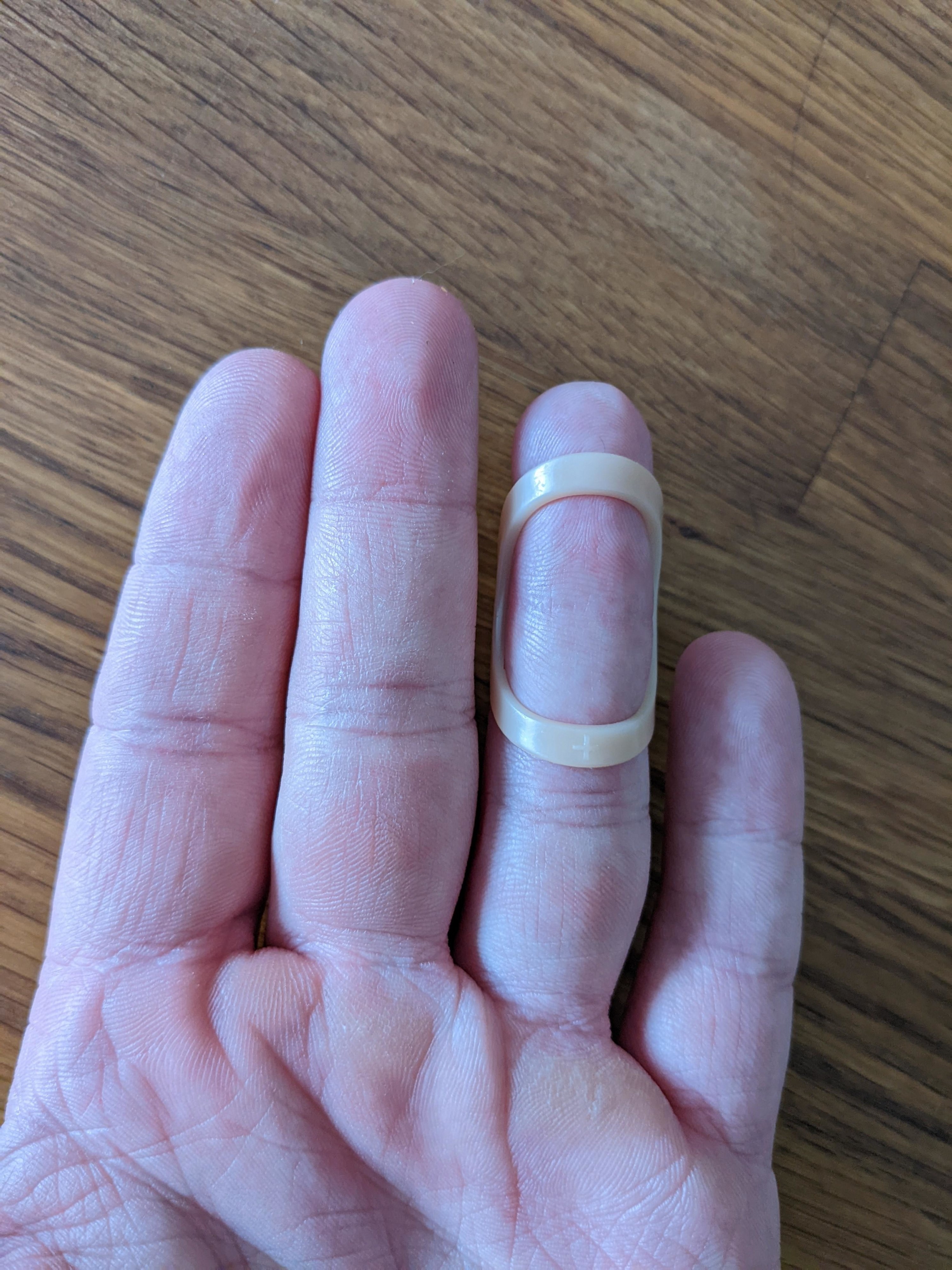 finger with no crease