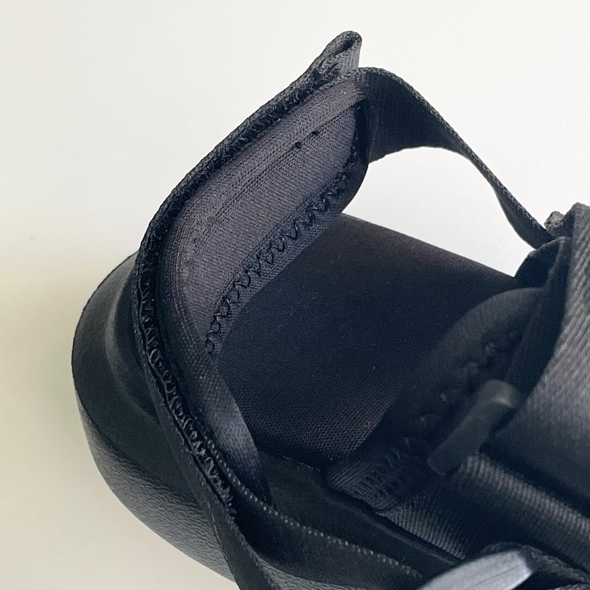 GU(ジーユー)のおすすめのメンズアイテム「ボリュームソールテープサンダル」