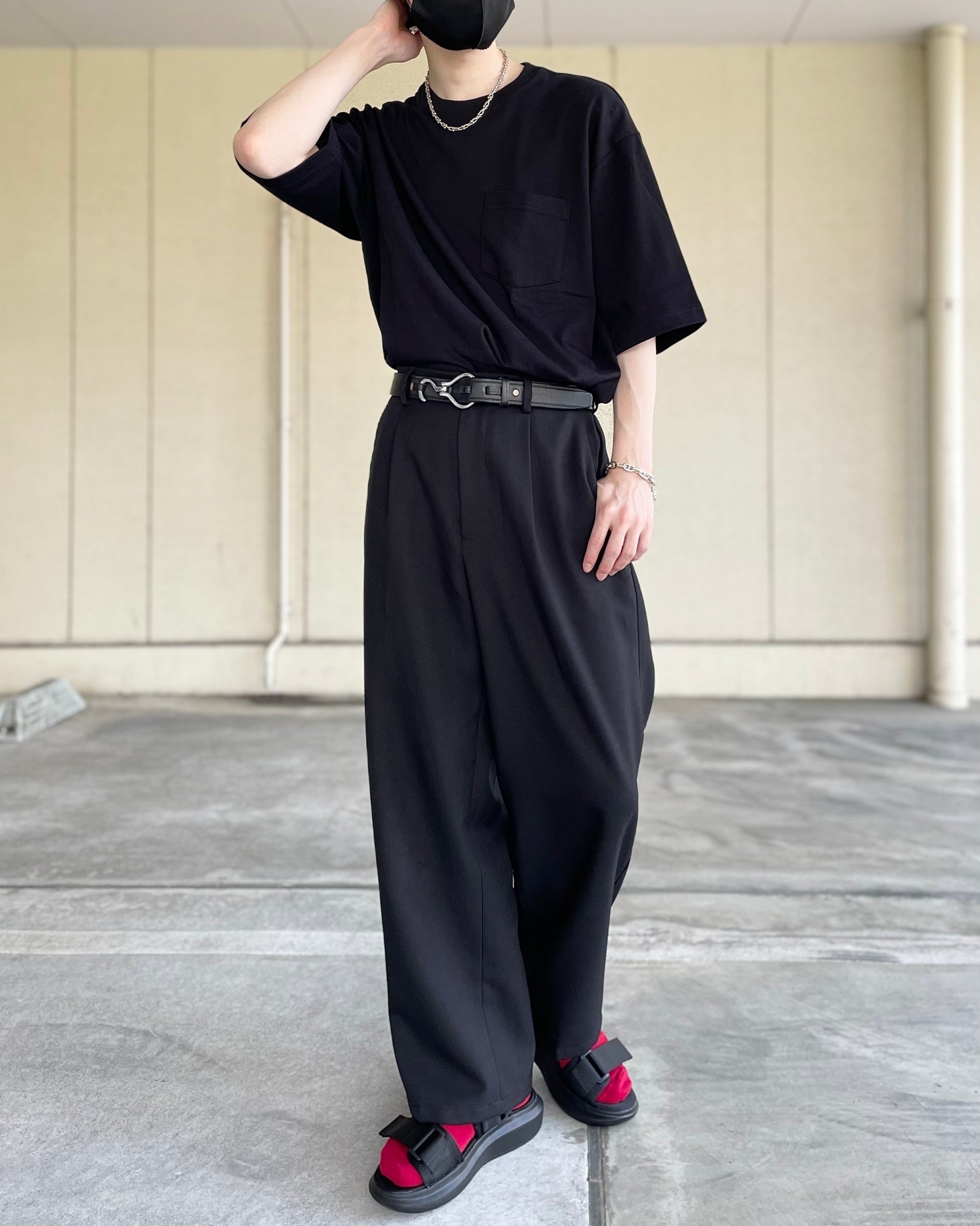 GU(ジーユー)のおすすめのメンズアイテム「ボリュームソールテープサンダル」のコーディネート