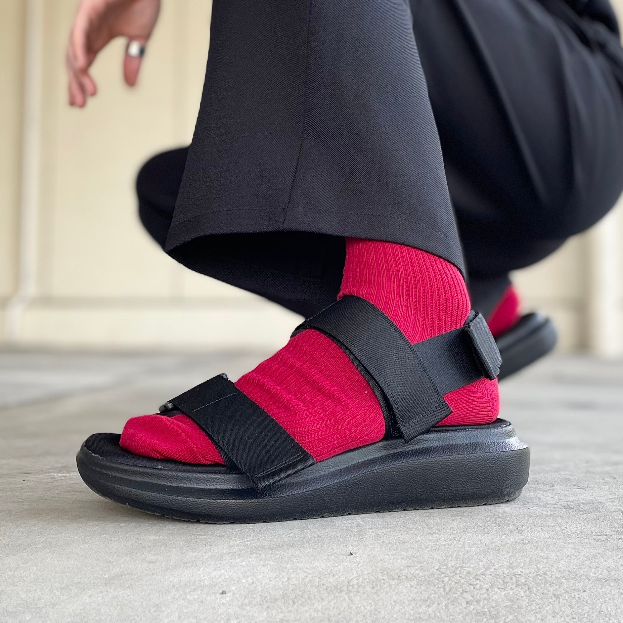 GU(ジーユー)のおすすめのメンズアイテム「ボリュームソールテープサンダル」