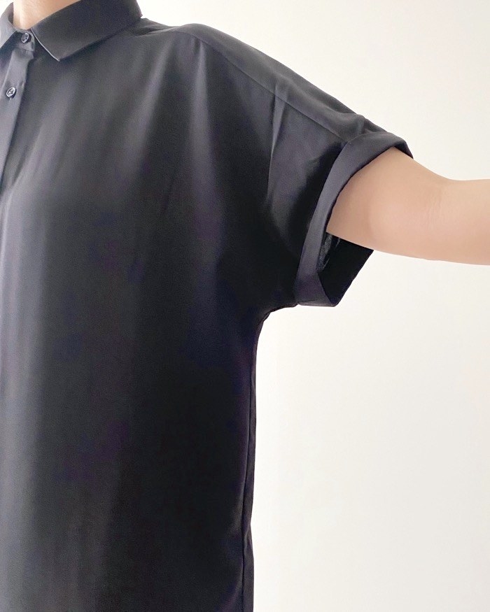 GU（ジーユー）のおすすめトップス「ドレープシャツ（半袖）」