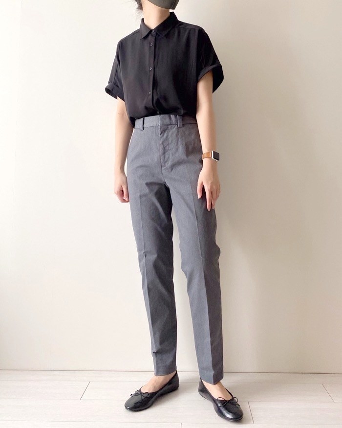 GU（ジーユー）のおすすめトップス「ドレープシャツ（半袖）」