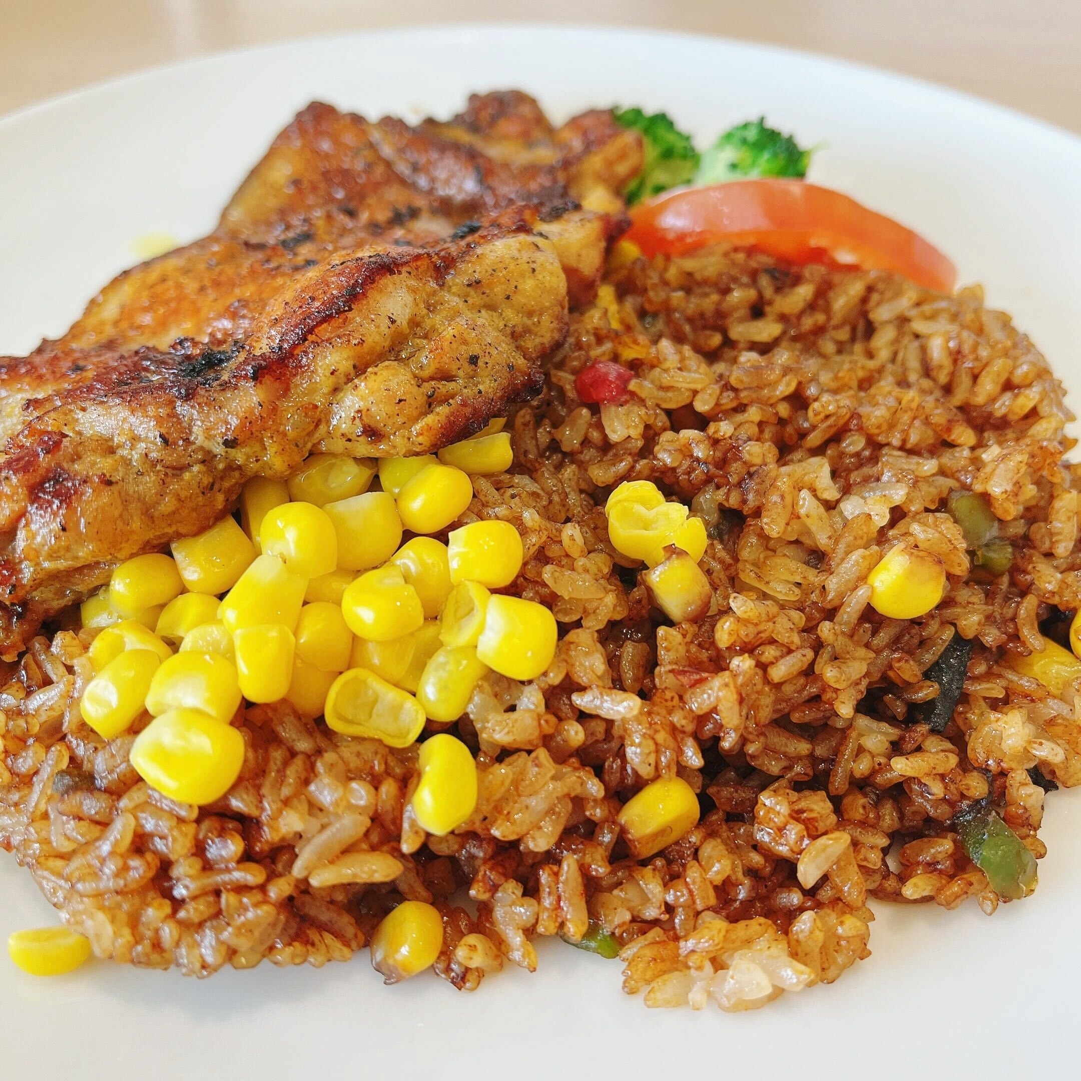 ジョナサンのオススメのメニュー「タンドリーチキン＆メキシカンピラフ」