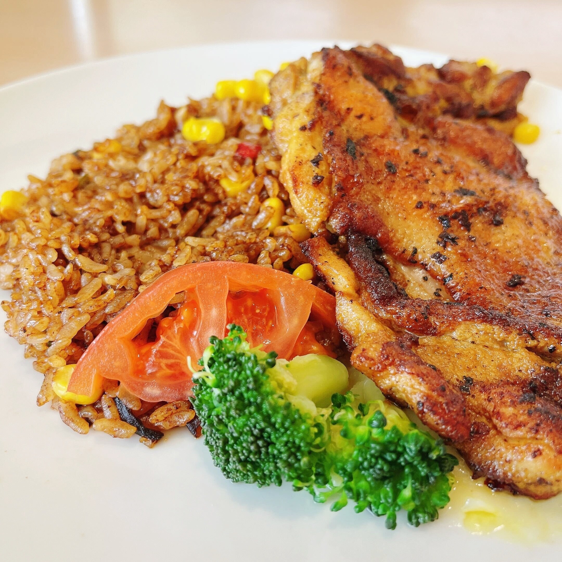 ジョナサンのオススメのメニュー「タンドリーチキン＆メキシカンピラフ」