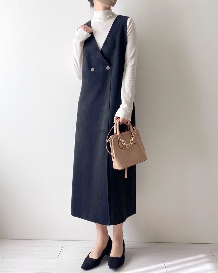 ZARA(ザラ)のオススメのファッション「ダブルブレストフェイクスエード ジャンパースカート」のコーディネート