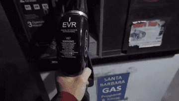 Gif of someone filling up petrol in their car