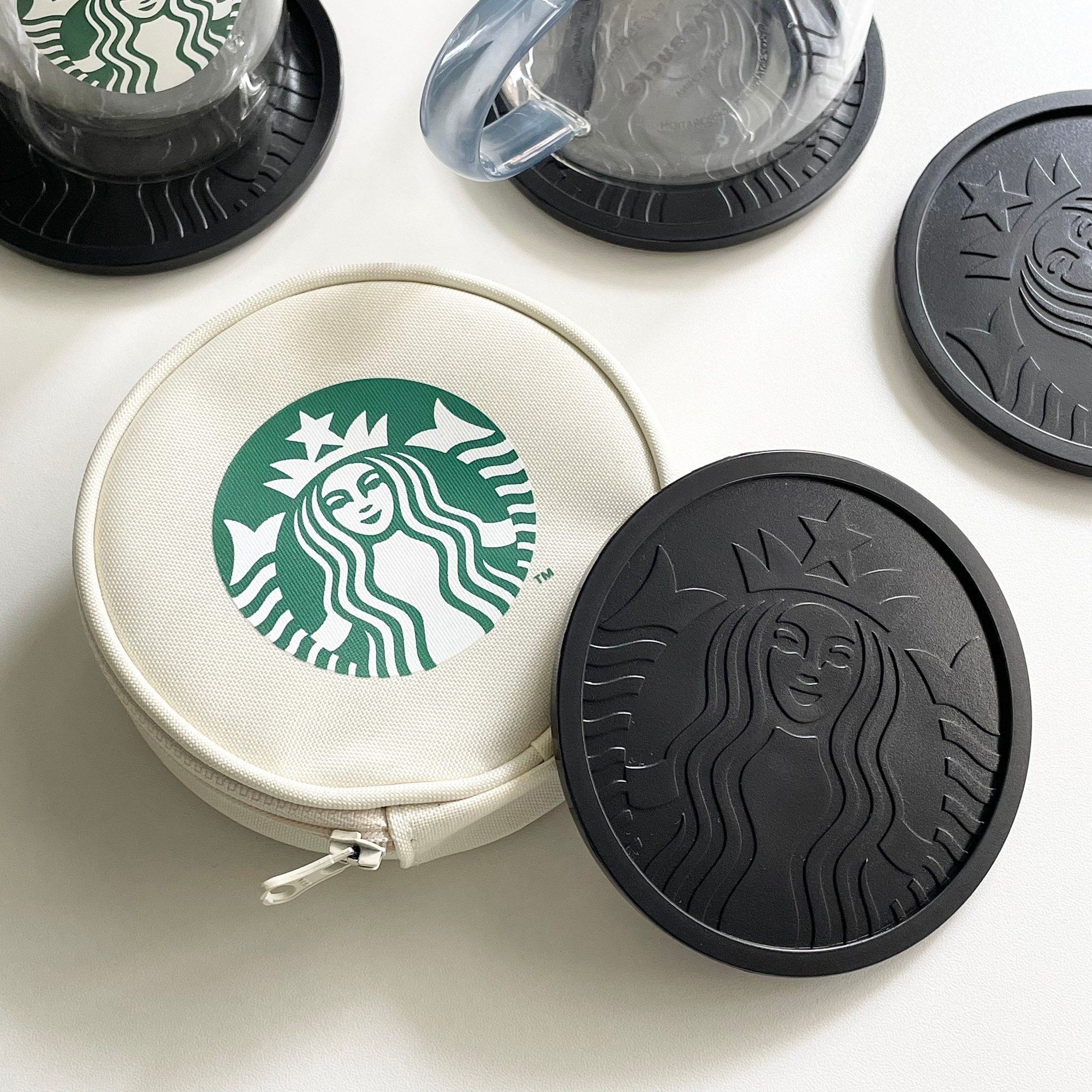 Starbucks（スターバックス）のおすすめのグッズ「リサイクルコースター4P&amp;amp;ケースベージュ」