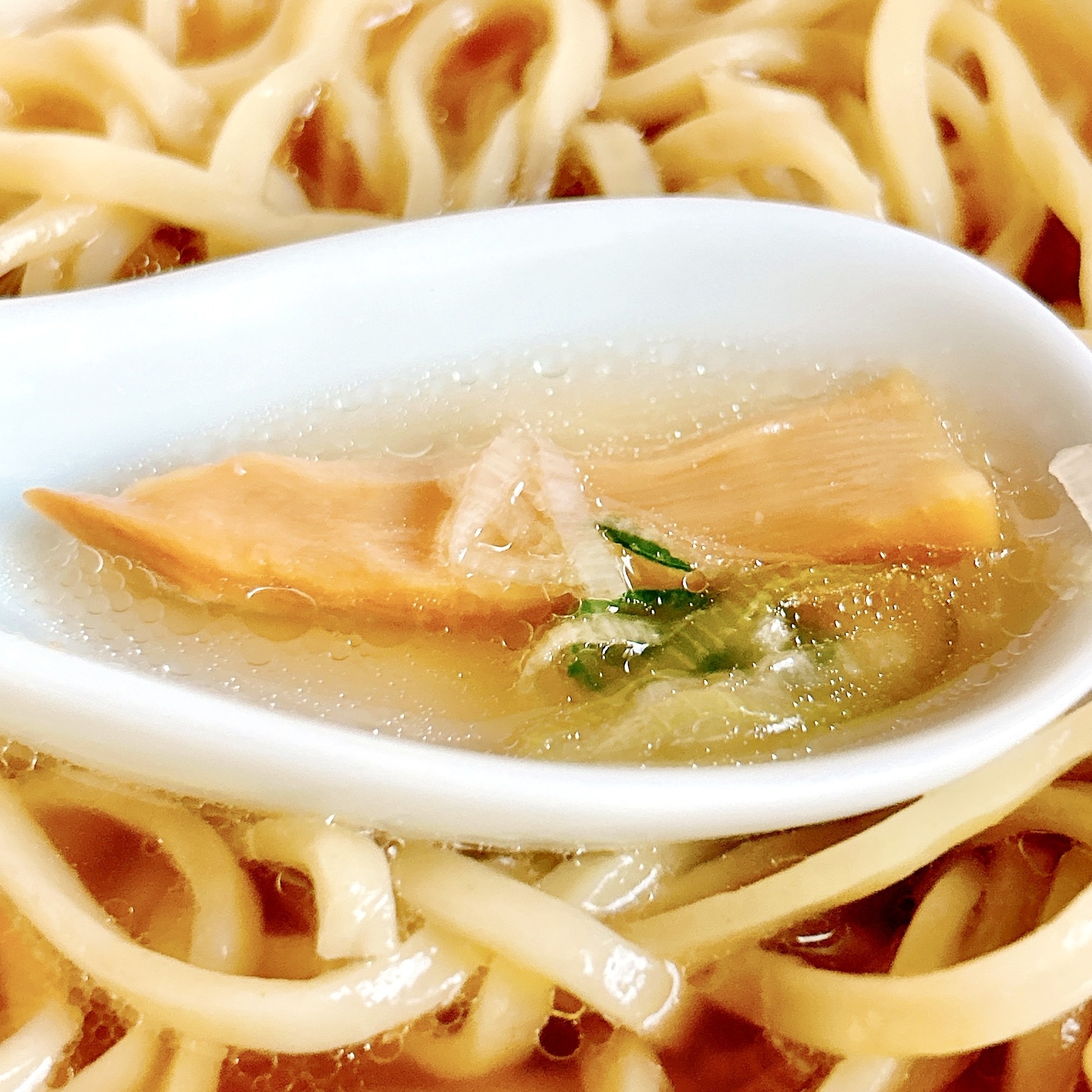 セブン‐イレブンのオススメのラーメン「栃木の味 佐野ラーメン 日向屋監修」