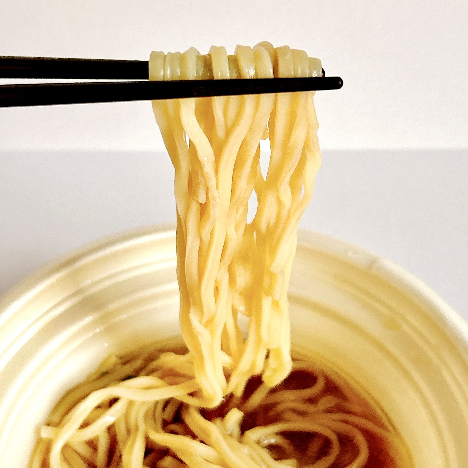 セブン‐イレブンのオススメのラーメン「栃木の味 佐野ラーメン 日向屋監修」