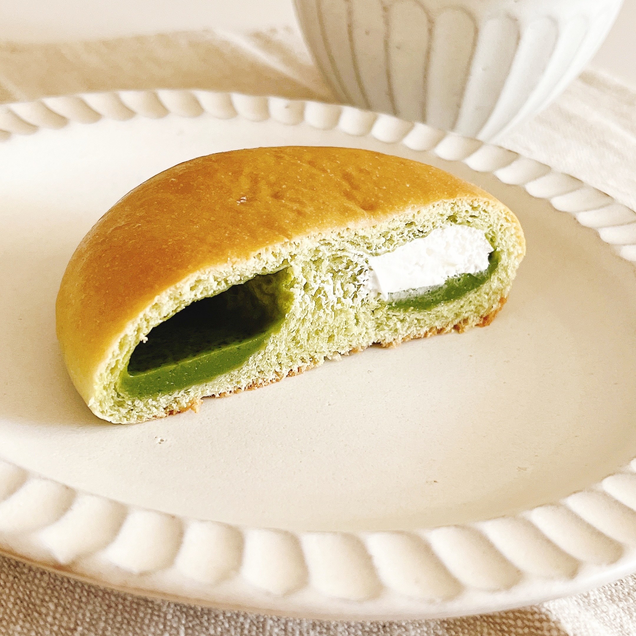 セブンイレブンのおすすめ「宇治抹茶＆ホイップクリームパン」