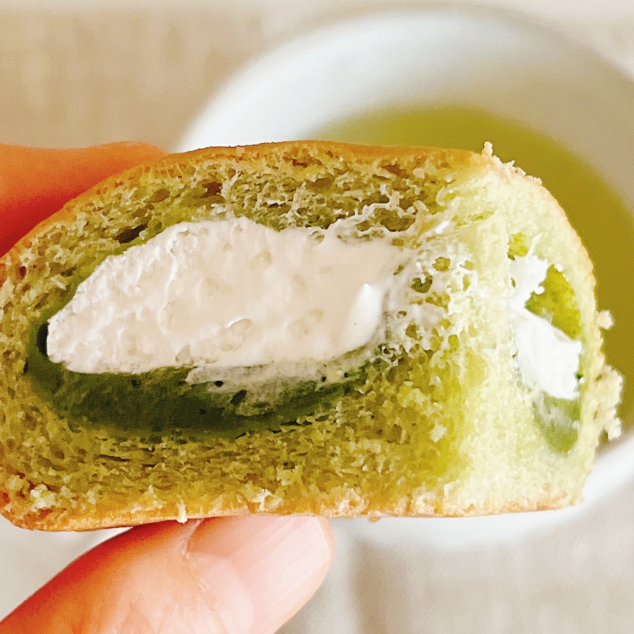 セブンイレブンのおすすめ「宇治抹茶＆ホイップクリームパン」