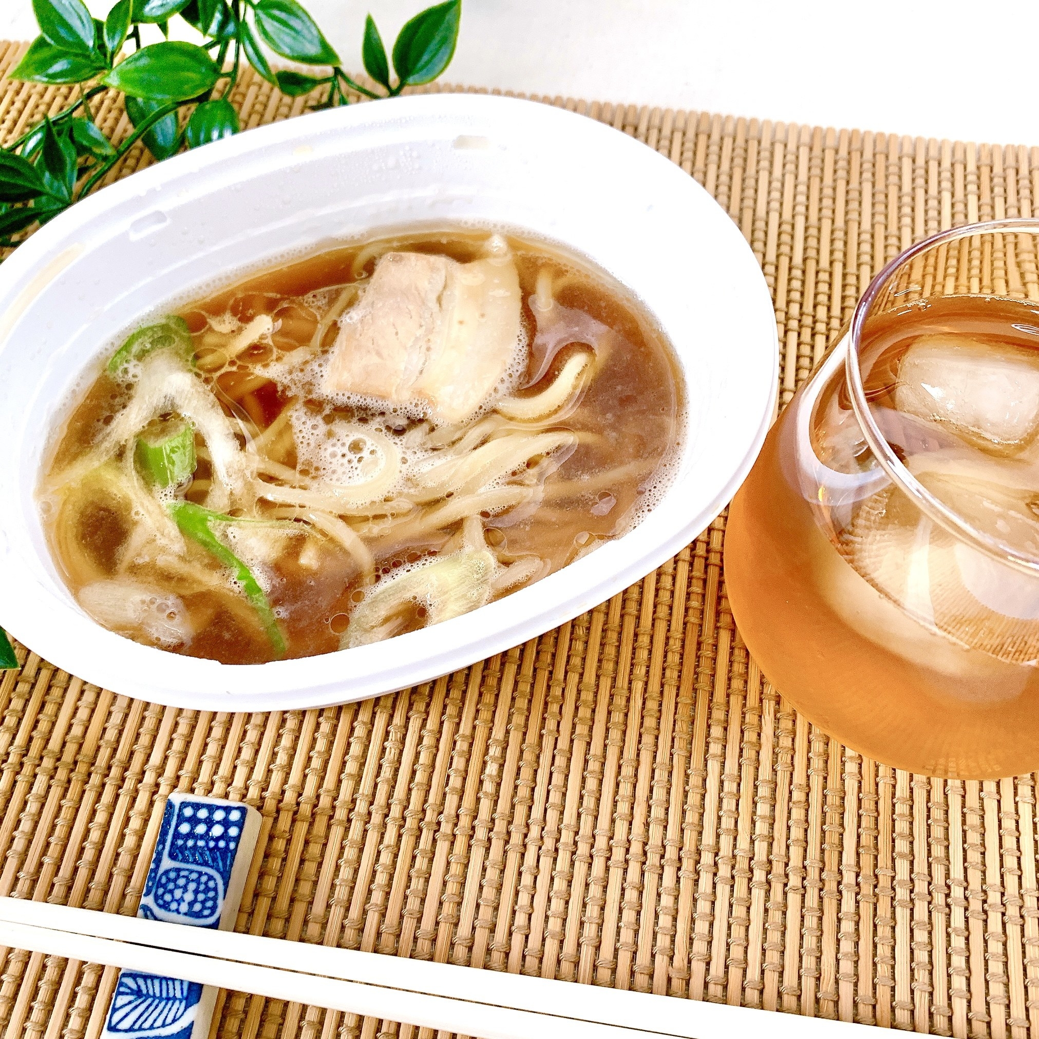 セブン-イレブンのおすすめのフード「7プレミアム しょうゆラーメン」