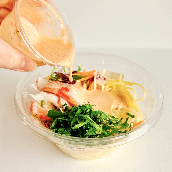 セブン‐イレブンのオススメのパスタサラダ「香り箱と大葉の明太子パスタサラダ」