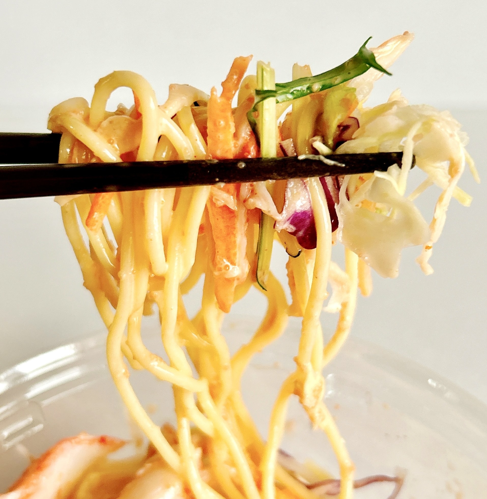 セブン‐イレブンのオススメのパスタサラダ「香り箱と大葉の明太子パスタサラダ」