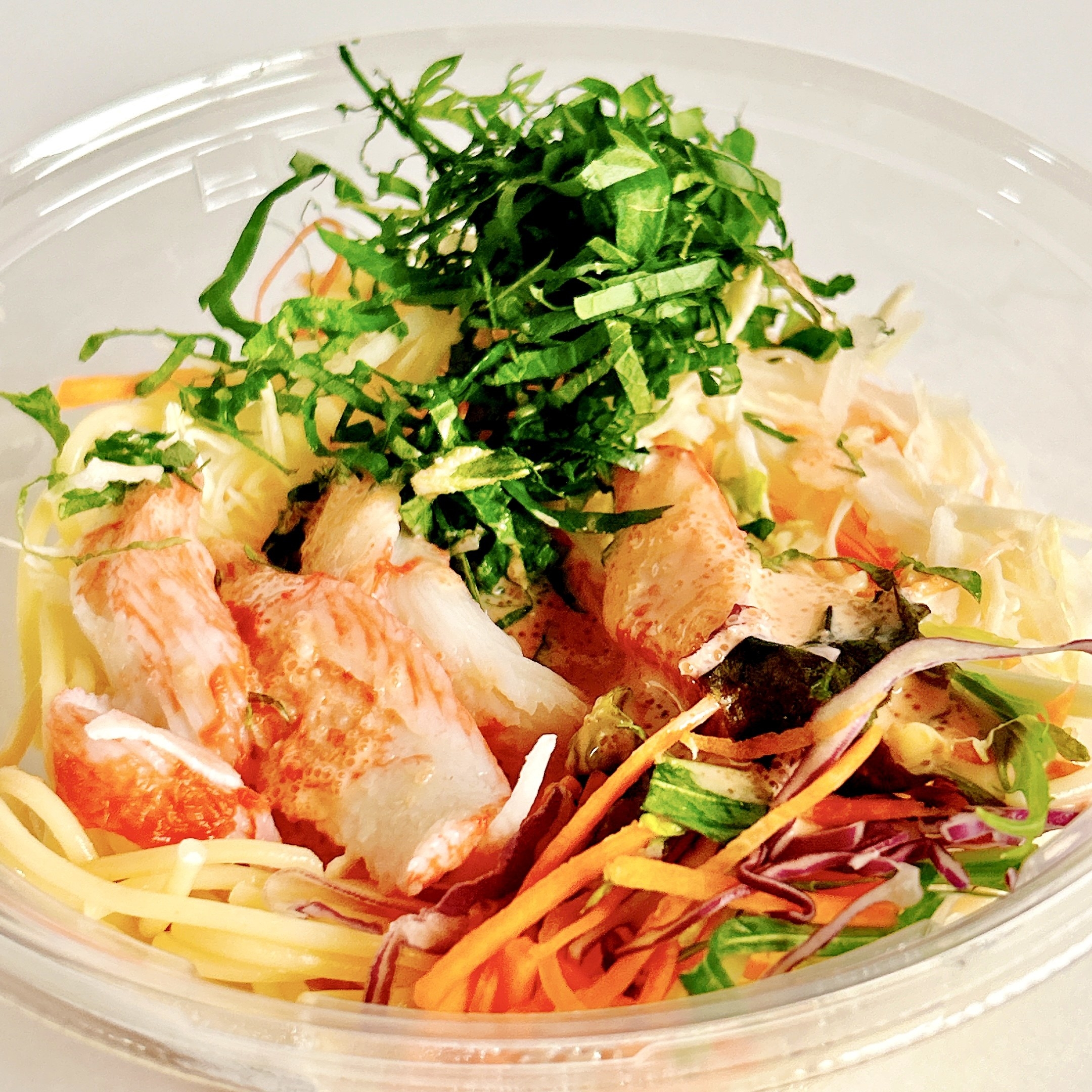 セブン‐イレブンのオススメのパスタサラダ「香り箱と大葉の明太子パスタサラダ」