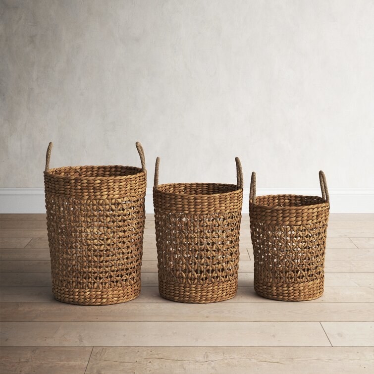 Image of the three brown baskets