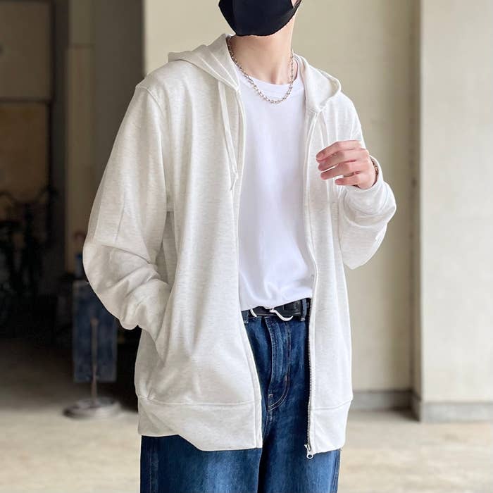 UNIQLO(ユニクロ)のおすすめのメンズアイテム「エアリズムUVカットフルジップパーカ(長袖)」