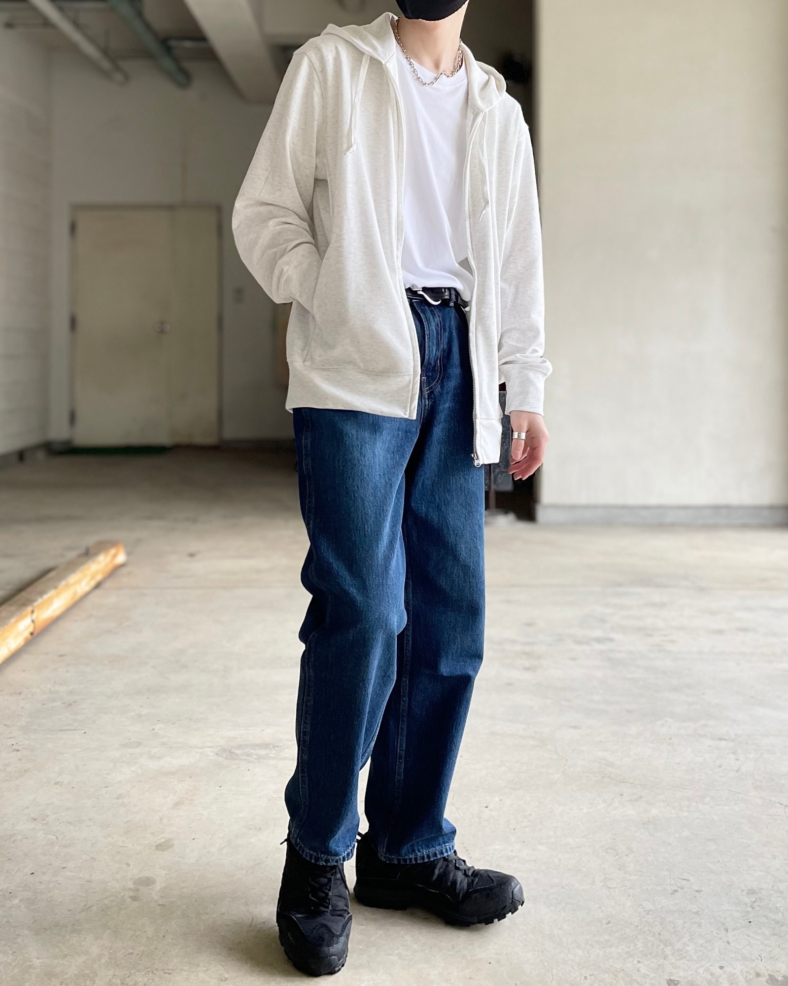 UNIQLO(ユニクロ)のおすすめのメンズアイテム「エアリズムUVカットフルジップパーカ(長袖)」のコーディネート