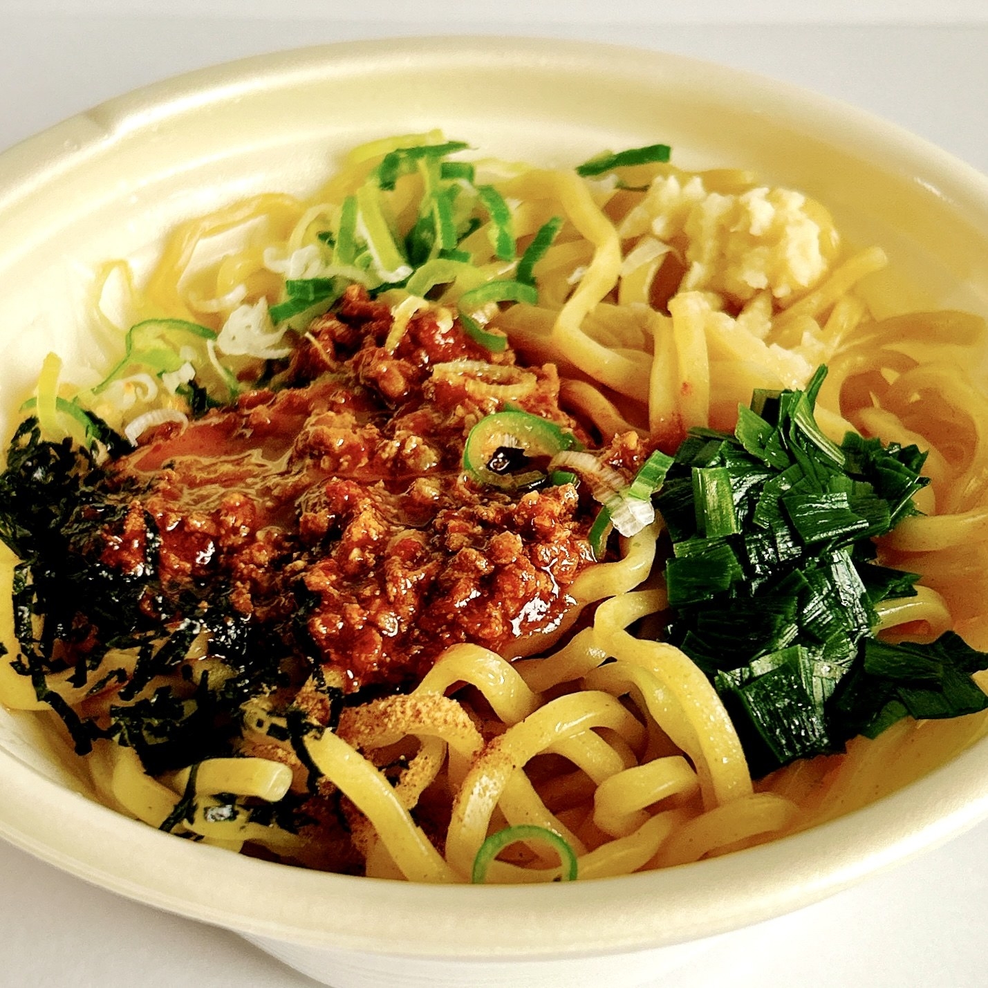 セブン‐イレブンのオススメの麺類「台湾風まぜそば」