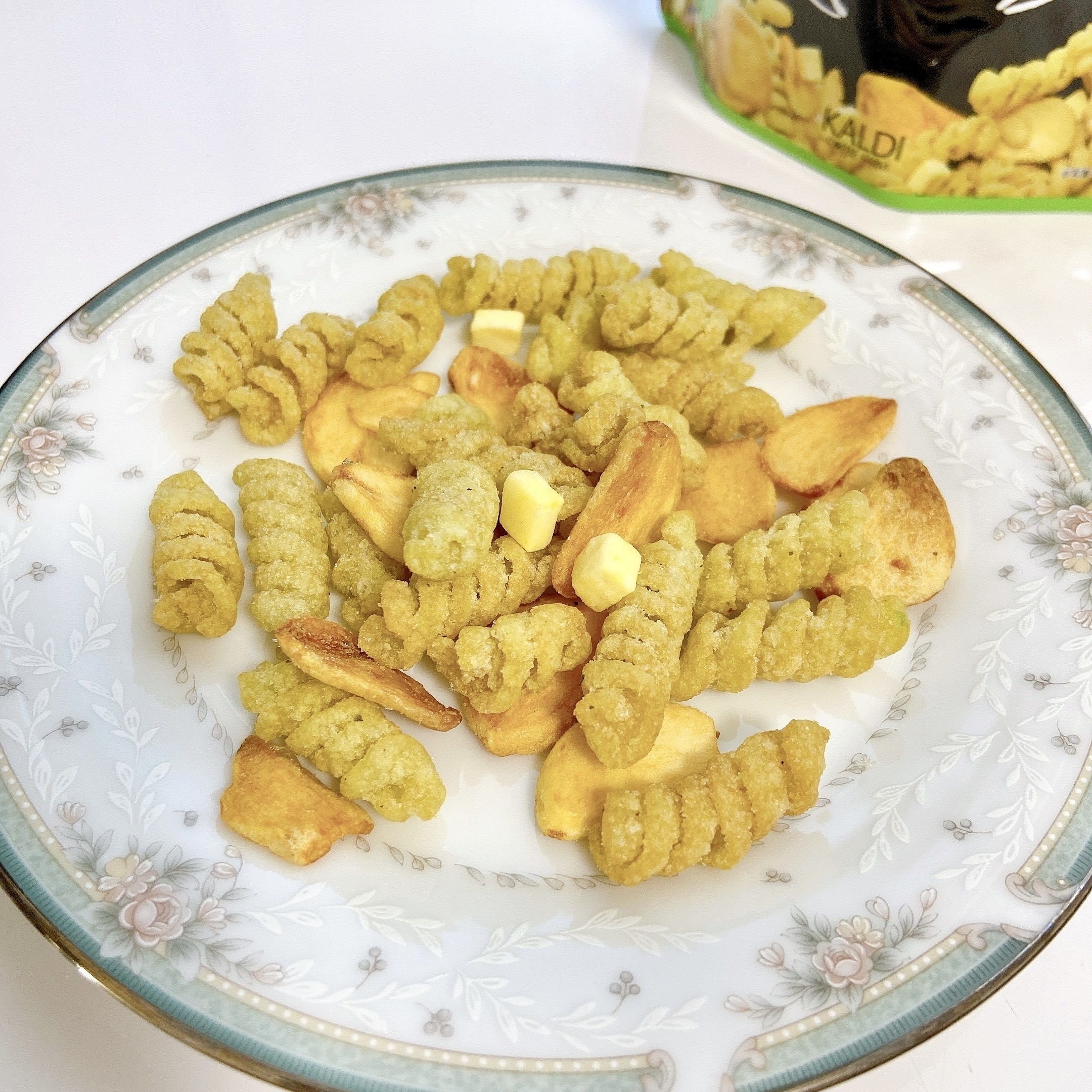 KALDI（カルディ）のオススメのおつまみ「ループスナック（ジェノベーゼパスタ味）」