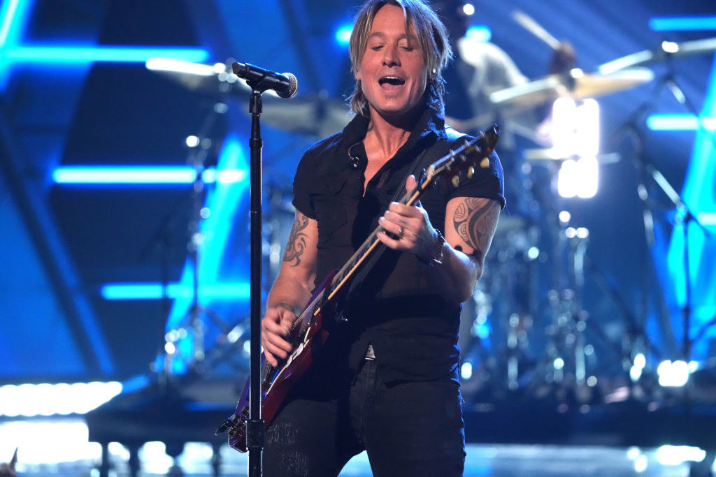 keith playing on stage