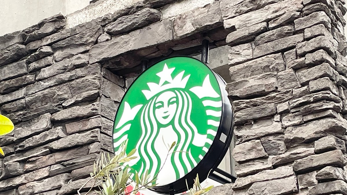スタバ新作】見た瞬間、買うって決めた…！お店の紙袋そのまんまの 
