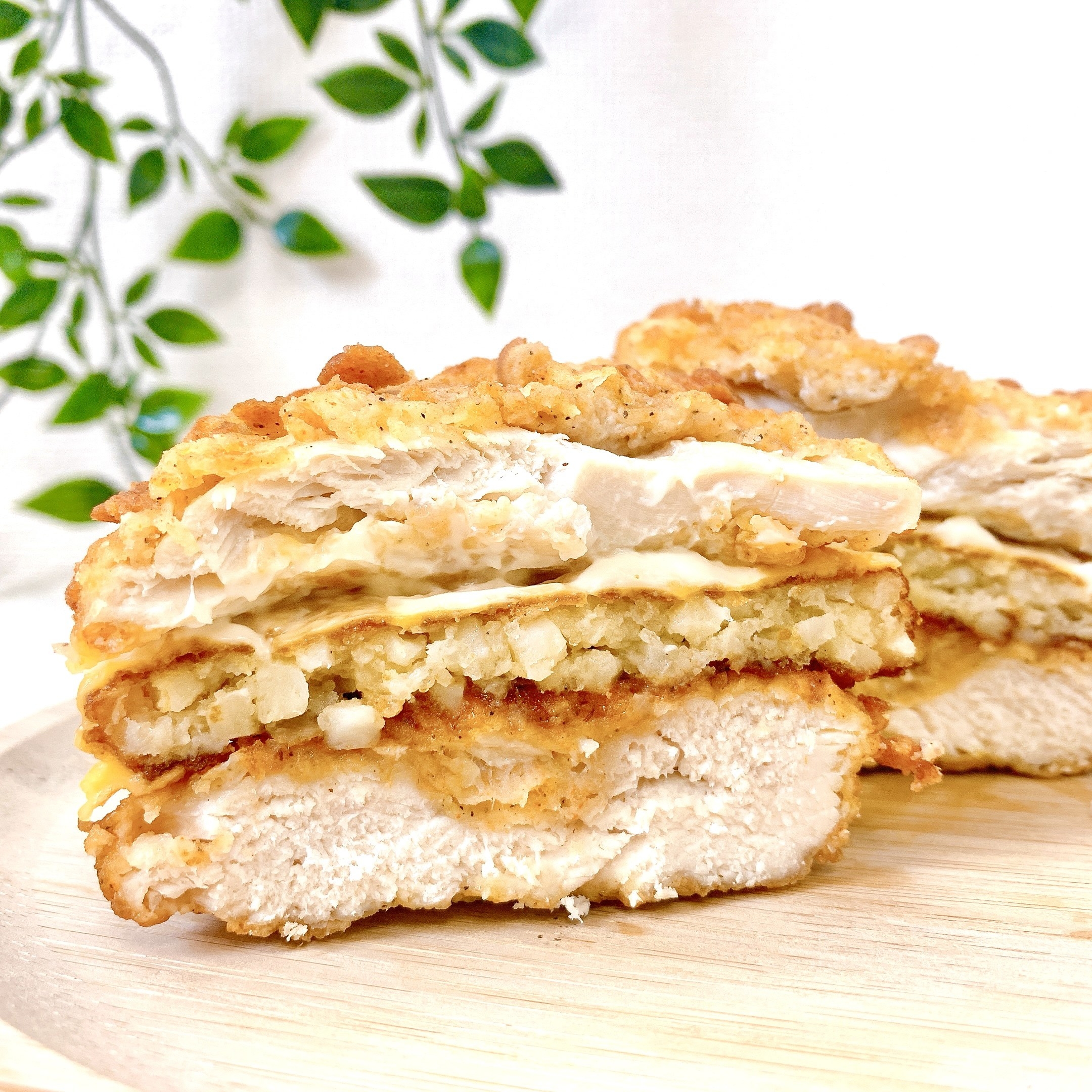 ケンタッキーフライドチキンのおすすめのフード「カリホクハッシュのフィレバーガー凄肉」