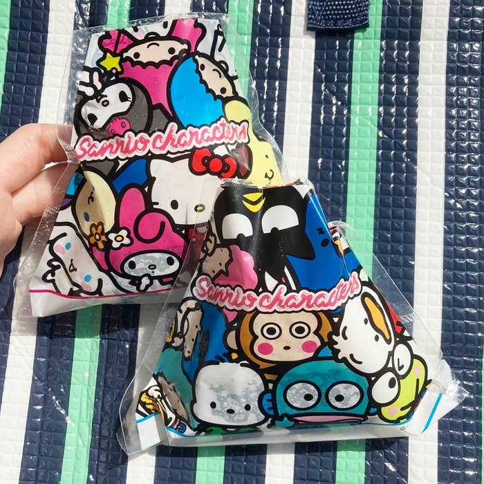 DAISO（ダイソー）のおすすめお弁当グッズ「おにぎりデコパック三角 サンリオキャラクターズ4枚入」