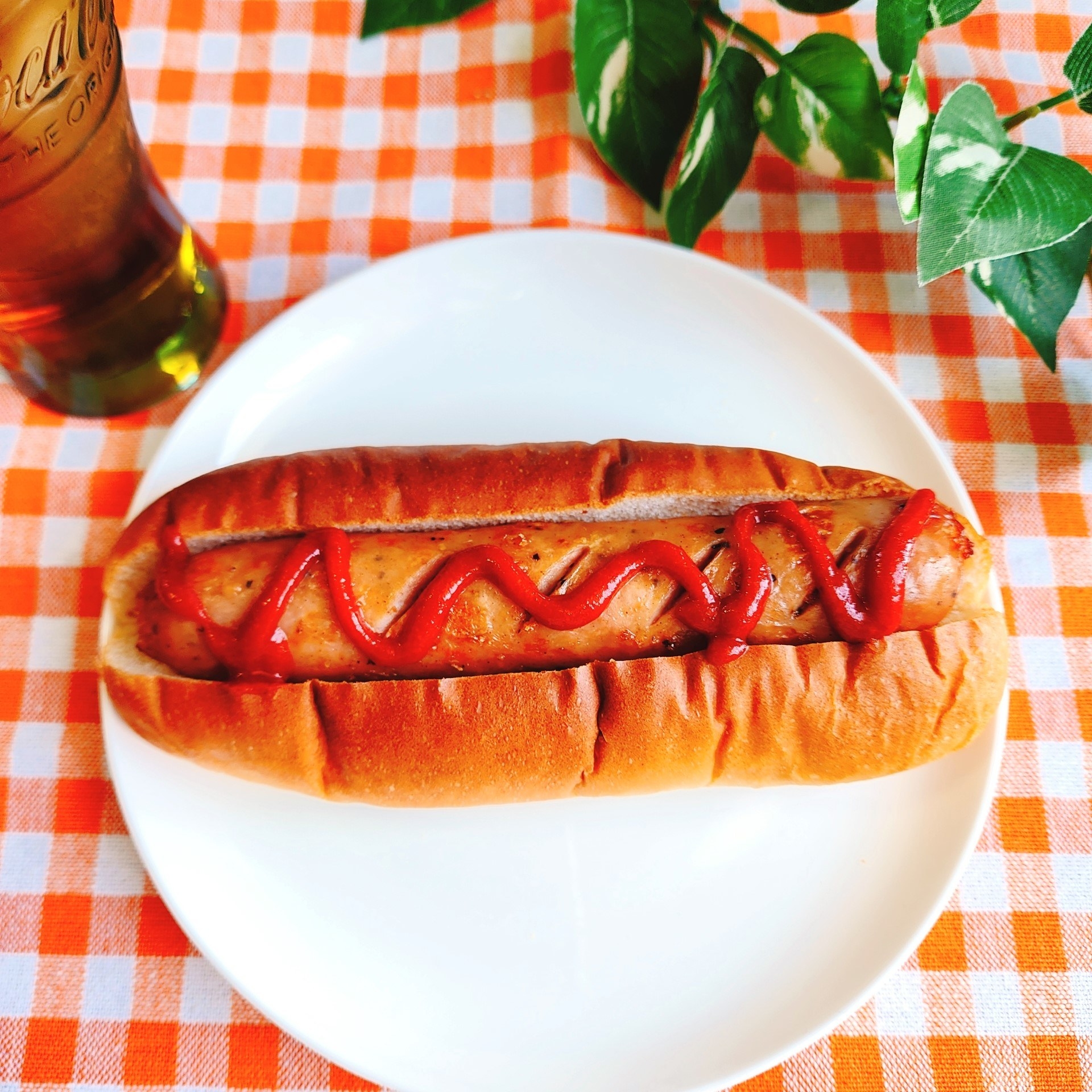 LAWSON(ローソン)のおすすめパン「HOTチリソースドッグ」