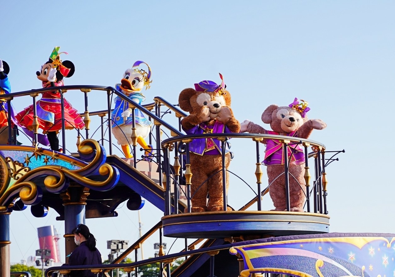 ディズニーシーの水上ショー「レッツ・セレブレイト・ウィズ・カラー」