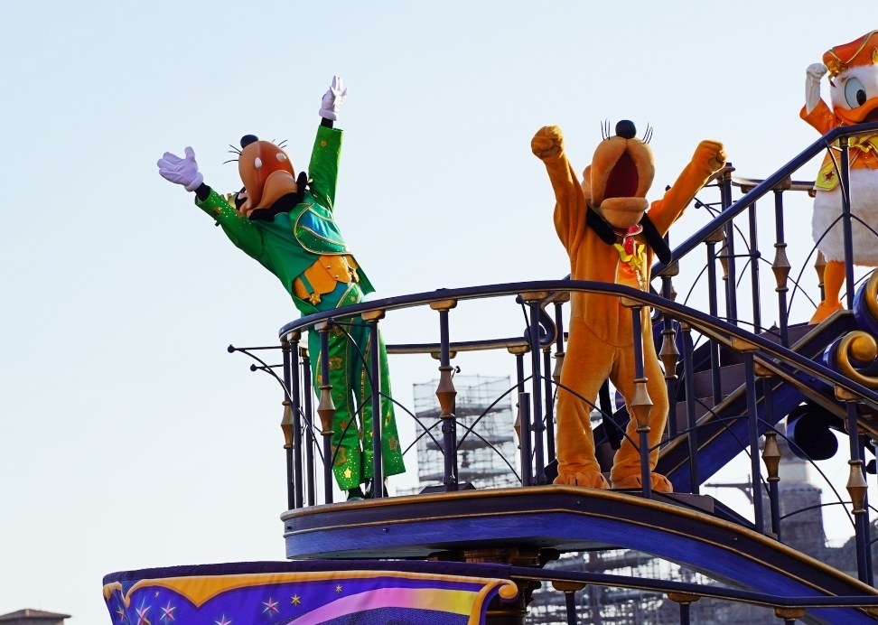 ディズニーシーの水上ショー「レッツ・セレブレイト・ウィズ・カラー」