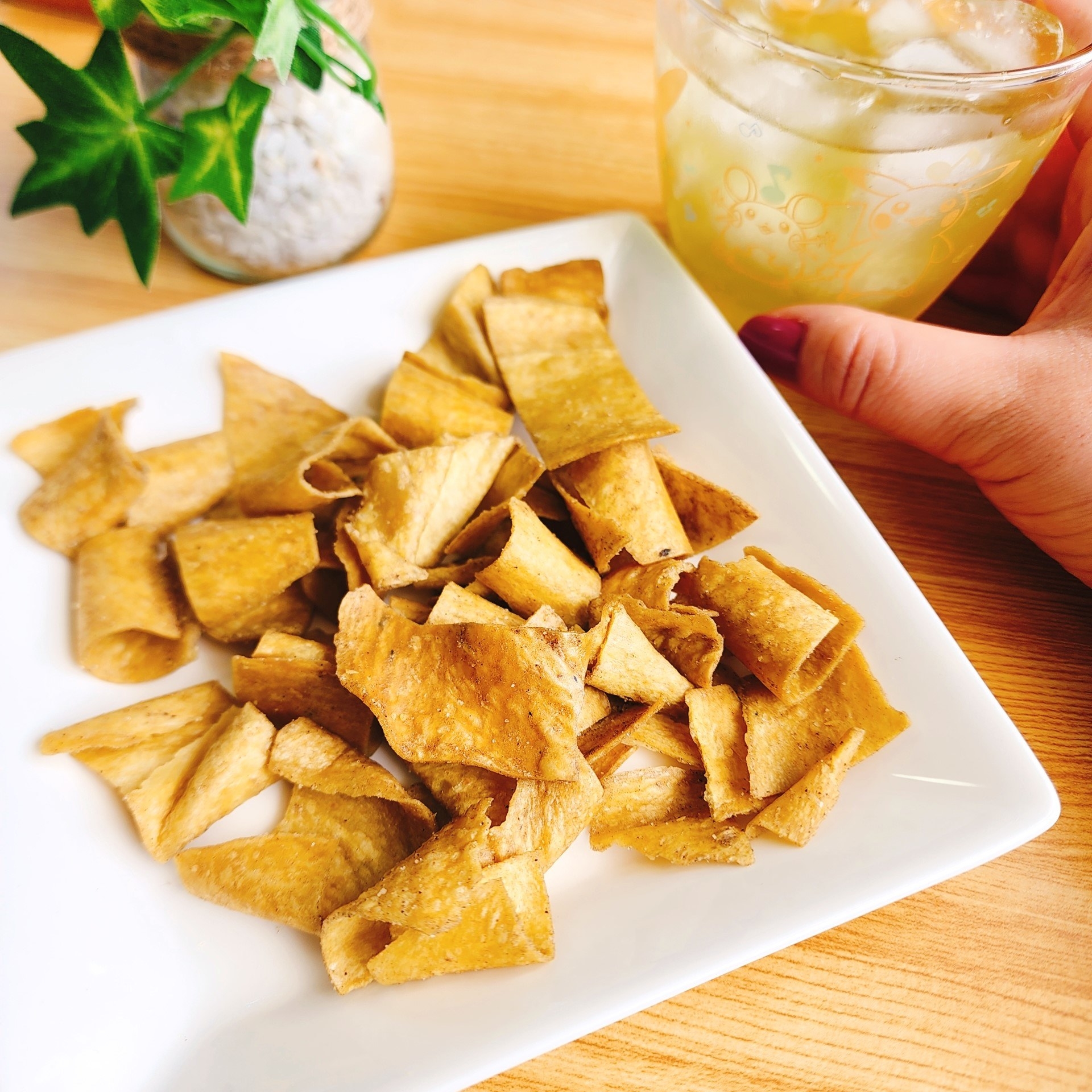 LAWSON（ローソン）のおすすめスナック「燻製ペッパーの大豆チップス」