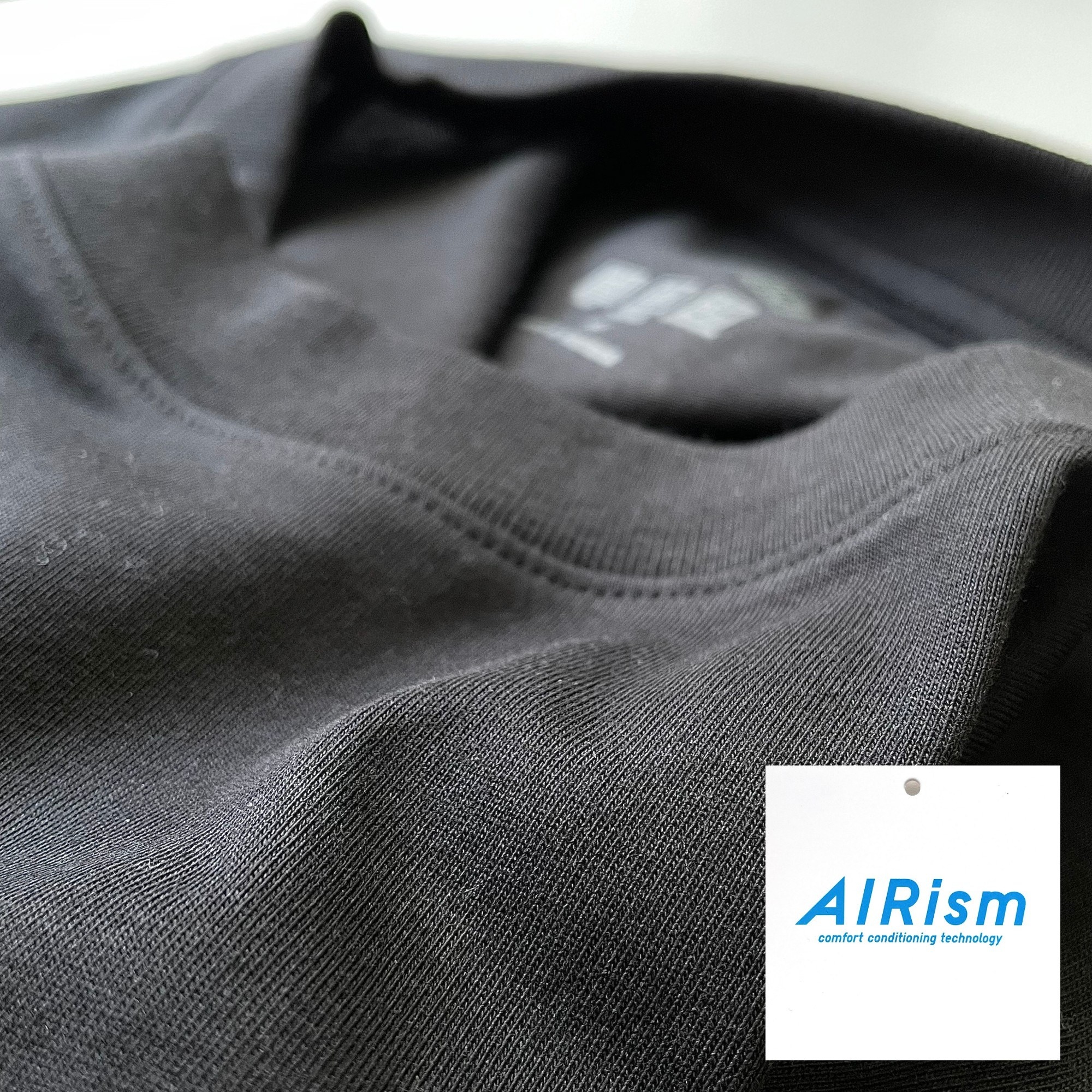 UNIQLO(ユニクロ)のおすすめのメンズアイテム「エアリズムコットンUVカットクルーネックT(長袖)」