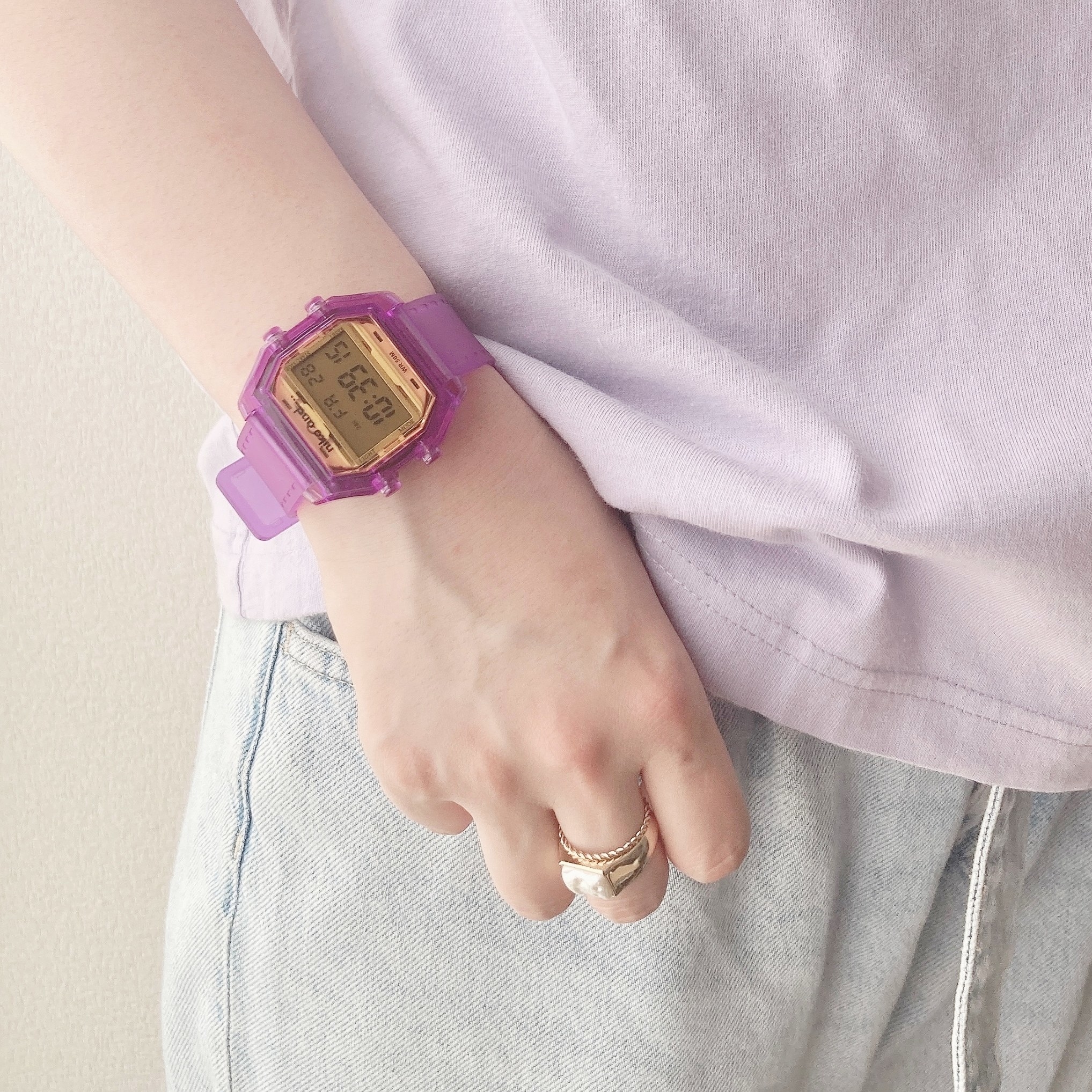 niko and&hellip;（ニコアンド）のオススメの腕時計「角デジタルウォッチ」