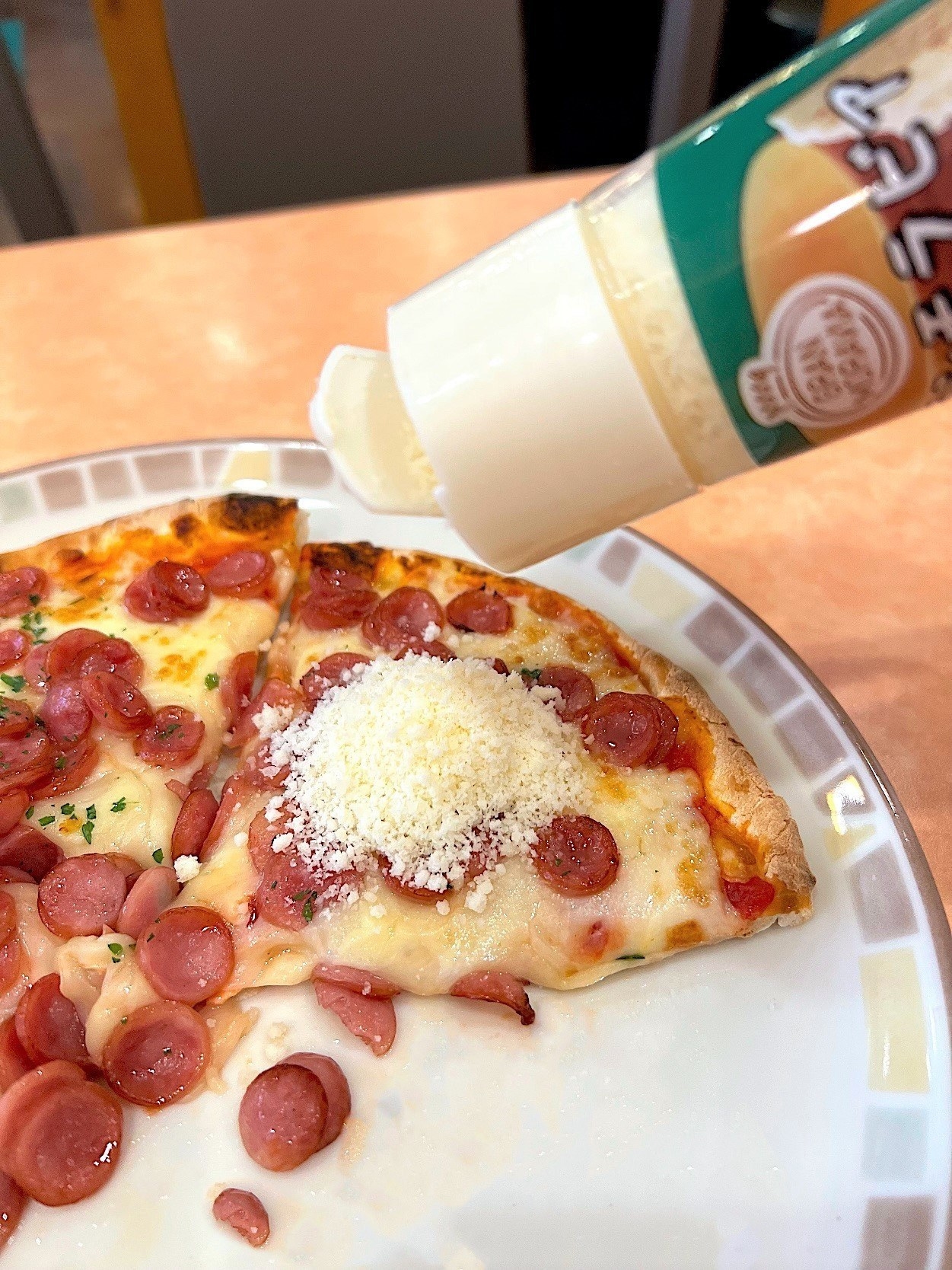 サイゼリヤのおすすめ高コスパメニュー「ソーセージピザ」