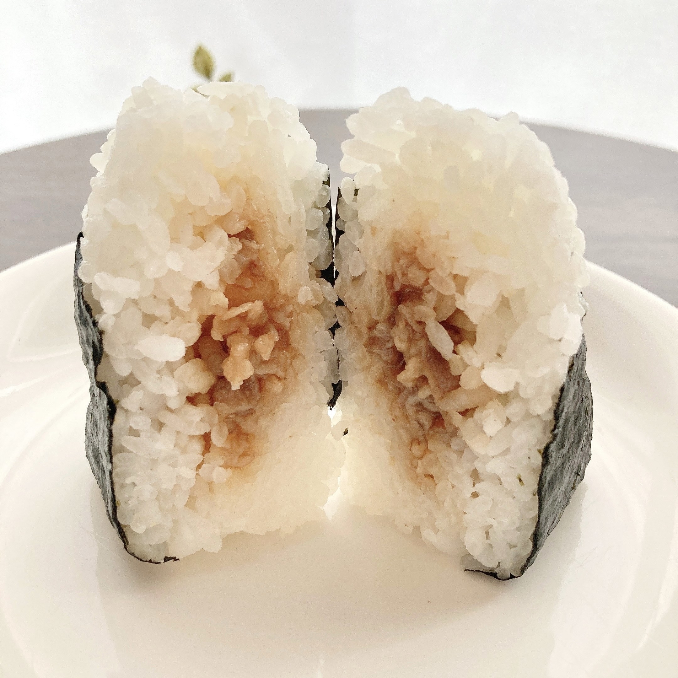 FamilyMart(ファミリーマート)のオススメのおにぎり「ごちむすび 国産黒毛和牛のすき煮」