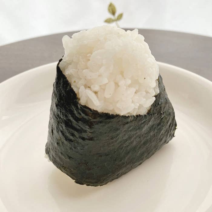 FamilyMart(ファミリーマート)のオススメのおにぎり「ごちむすび 国産黒毛和牛のすき煮」