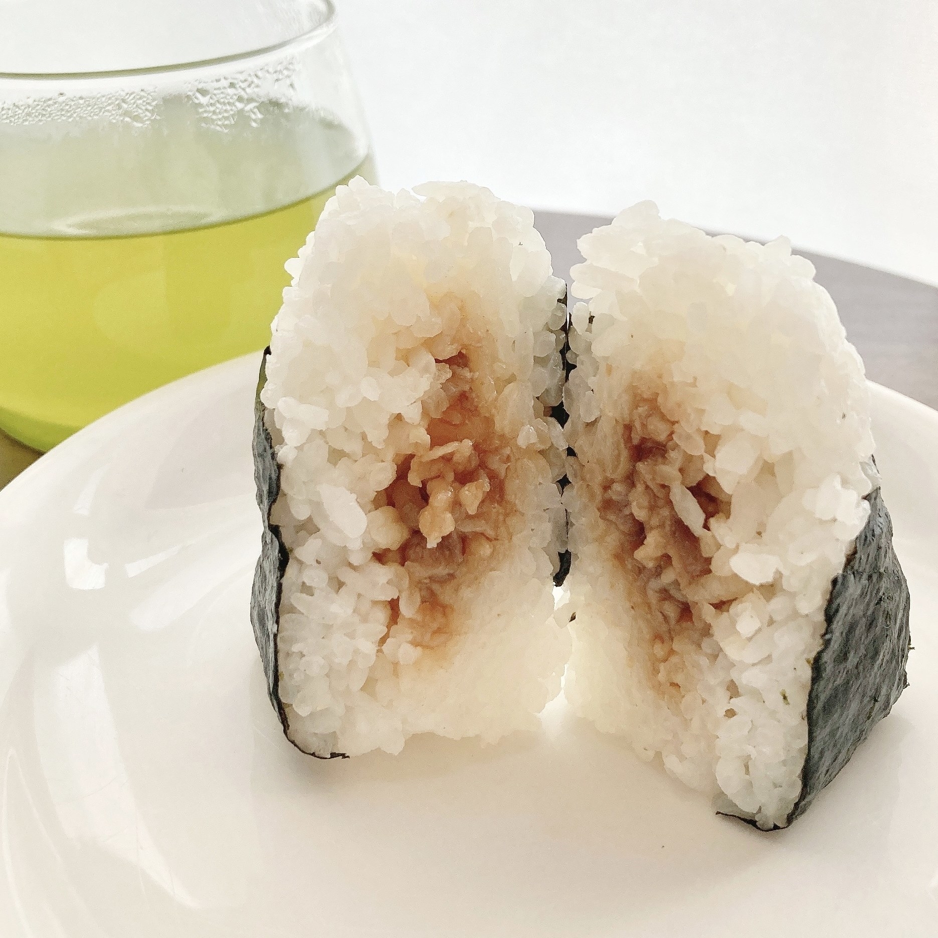 FamilyMart(ファミリーマート)のオススメのおにぎり「ごちむすび 国産黒毛和牛のすき煮」